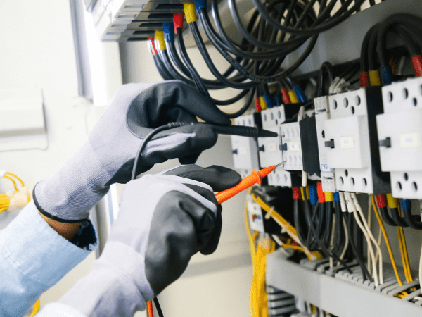 E-CHECK nach DGUV Vorschrift 3. Wie funktioniert ein E-CHECK?